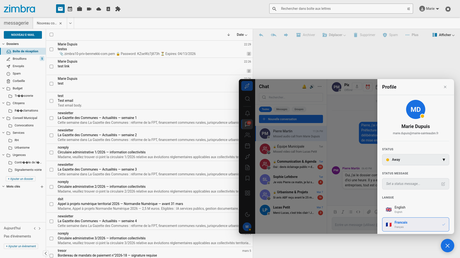 Chat and user profile integrated in the mailbox